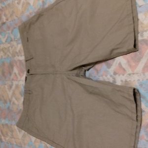 Mens khaki flat front shorts by Hurley sz 38